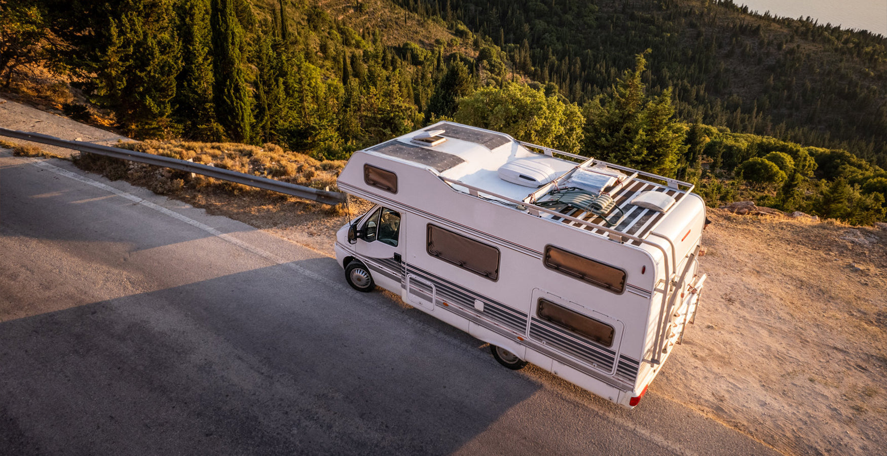 房车.jpg__PID:24a65947-c99f-49eb-bc89-c83db6aa1ebd